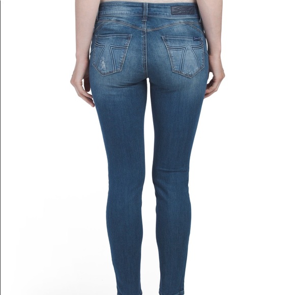 Booty Enhancing Legging Jeans (B-2) - Picture 2 of 4